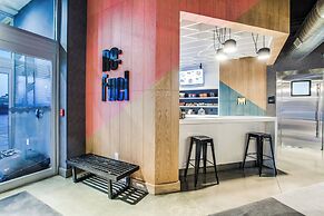 Aloft Dallas Arlington Entertainment District