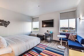 Aloft Dallas Arlington Entertainment District