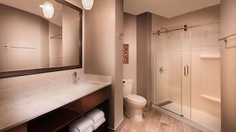 Aiden by Best Western Warm Springs Hotel and Event Center