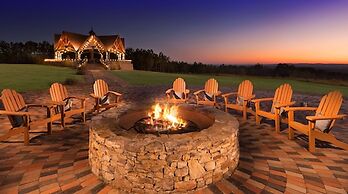 Aiden by Best Western Warm Springs Hotel and Event Center