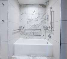 The Charter Hotel Seattle, Curio Collection by Hilton