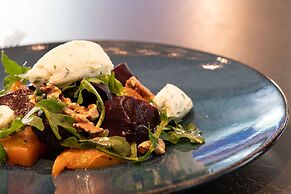 The Charter Hotel Seattle, Curio Collection by Hilton