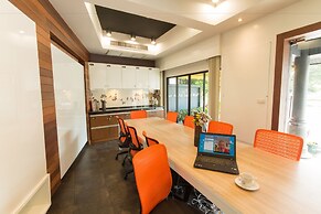 Hub53 Coworking & Coliving Space