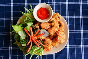 Lang Noi Tan Lap Hotel