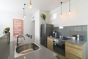 Mr. Katinsky - By TLV2GO