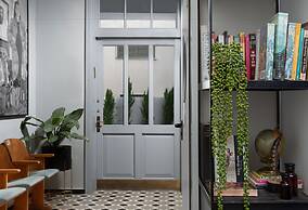 Mr. Katinsky - By TLV2GO