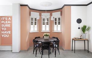 Mr. Katinsky - By TLV2GO