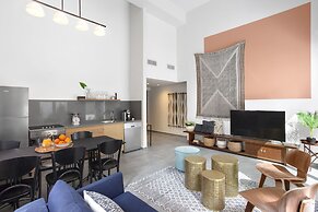 Mr. Katinsky - By TLV2GO