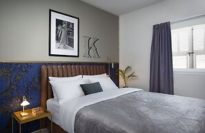 Mr. Katinsky - By TLV2GO