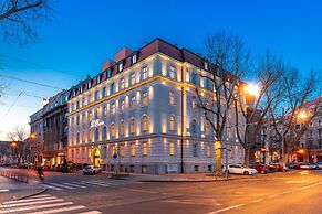 Le Premier Boutique Hotel