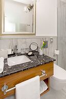 Le Premier Boutique Hotel