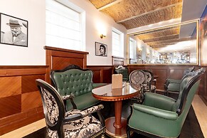 Le Premier Boutique Hotel