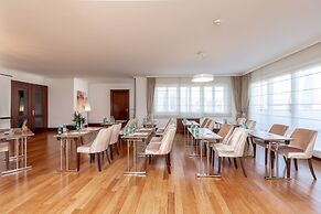 Le Premier Boutique Hotel