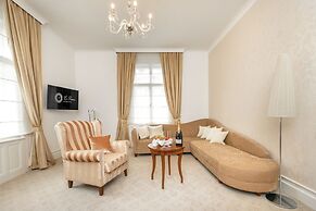 Le Premier Boutique Hotel