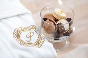 Le Premier Boutique Hotel