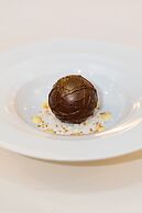 Le Premier Boutique Hotel