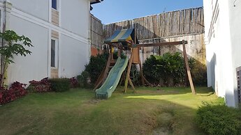 2 Bedroom Villa by AP at Tagaytay Hampton Villa