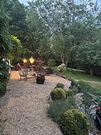 Scarborough Hill Country Inn