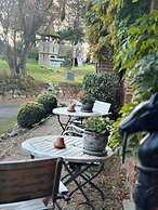 Scarborough Hill Country Inn