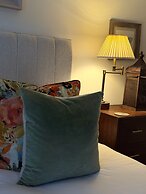 Scarborough Hill Country Inn
