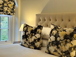 Scarborough Hill Country Inn