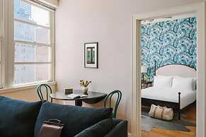 Roami at Duncan Plaza