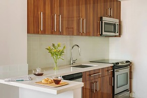 Roami at Duncan Plaza