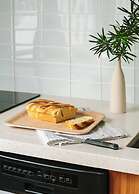 Roami at Duncan Plaza