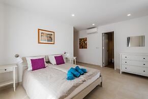 Yellow Pearl Apartments