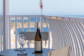 Yellow Pearl Apartments