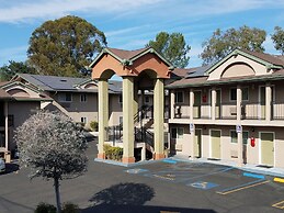 Olive Tree Inn & Suites