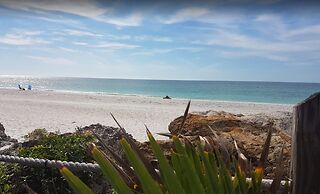 Tropical Waterview Mansion