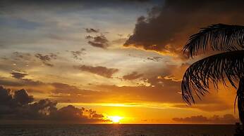 Tropical Waterview Mansion