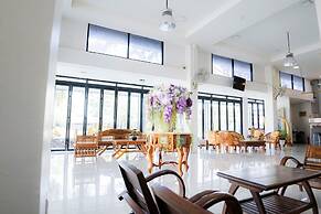 Iron Resort&Hotel