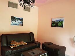 Baan Yaychoey Kiriwong