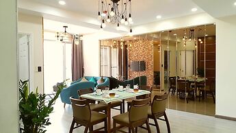 Scenic Valley Luxury 2BR SW Pool 07th