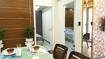 Scenic Valley Luxury 2BR SW Pool 07th