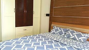 Scenic Valley Luxury 2BR SW Pool 07th