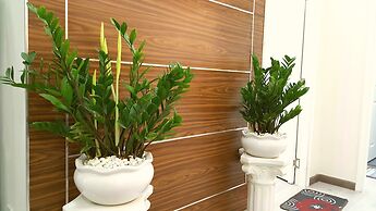 Scenic Valley Luxury 2BR SW Pool 07th