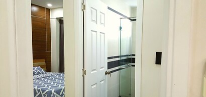 Scenic Valley Luxury 2BR SW Pool 07th