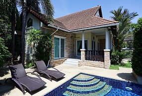 Green Residence Pool Villa