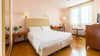 Center Hotel