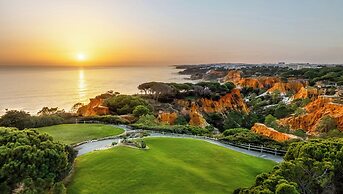 Pine Cliffs Gardens