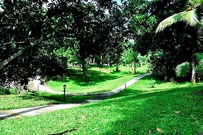 Safari Queens Resort