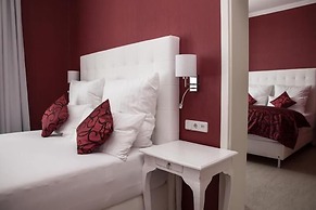 Hotel & Pension Villa Laluna