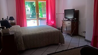 Villa Cardinal Apartments