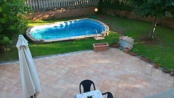 Villa Cardinal Apartments