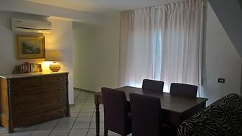 Villa Cardinal Apartments