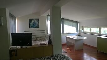 Villa Cardinal Apartments