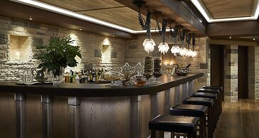 MounTrace Suites & Spa